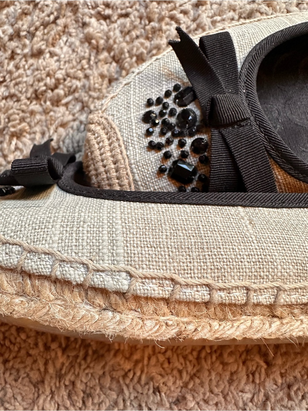Simply Vera Vera Wang Beige and Black Embellished Bow Ballet Flats - Picture 5 of 6